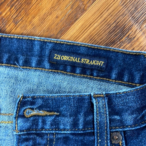 Lucky Brand Straight Fit Jeans - Picture 4 of 5